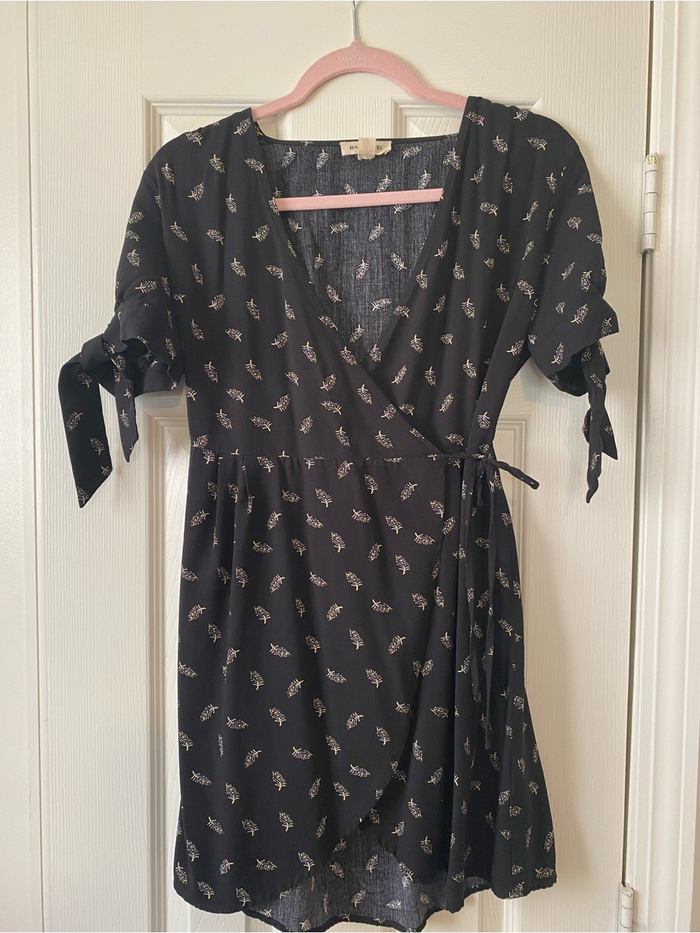 Black Floral Wrap Tie-Sleeve Mini Dress